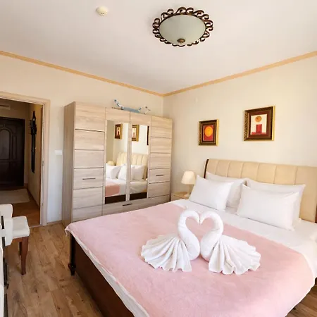 Royal Bay-i Seaview Apartament