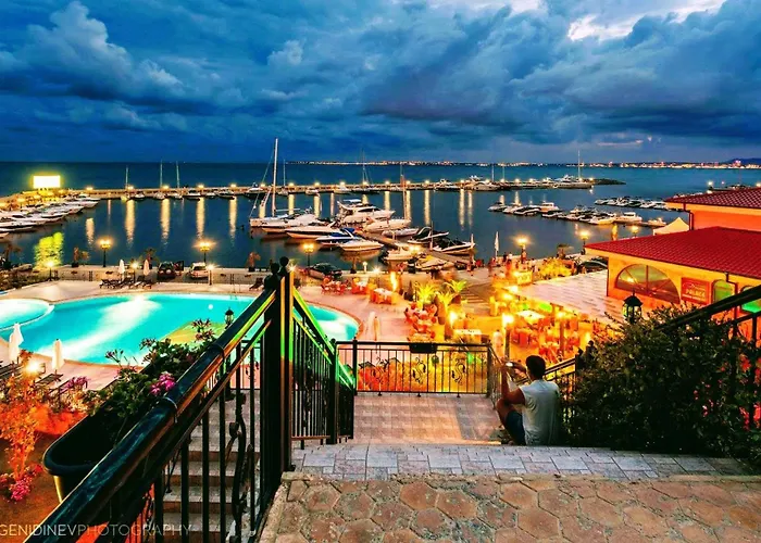 Royal Bay-i Seaview Apartament