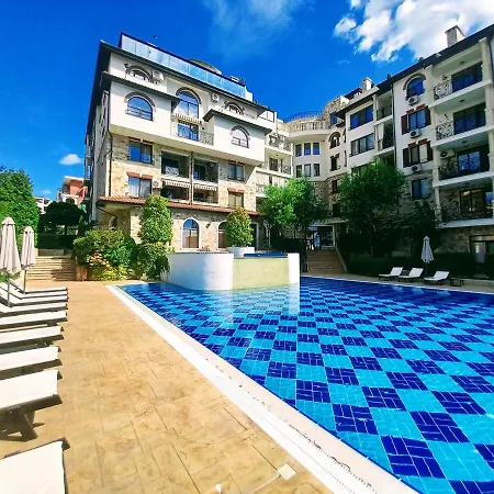 아파트 Royal Bay-i Seaview 스베티 블라스