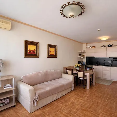 Apartamento Royal Bay-i Seaview *